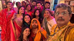 Sanchari Mondal Instagram - মল্লিক বাড়ির মহিলা মহল জিন্দাবাদ🎉🎉

দেখুন “মালা বদল” আজ @10:15pm, শুধুমাত্র #ZeeBangla-র পর্দায়।

#MalaBodol