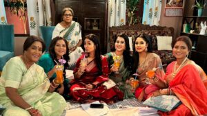 Sanchari Mondal Instagram - মল্লিক বাড়ির মহিলা মহল জিন্দাবাদ🎉🎉

দেখুন “মালা বদল” আজ @10:15pm, শুধুমাত্র #ZeeBangla-র পর্দায়।

#MalaBodol