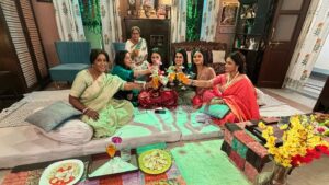 Sanchari Mondal Instagram - মল্লিক বাড়ির মহিলা মহল জিন্দাবাদ🎉🎉

দেখুন “মালা বদল” আজ @10:15pm, শুধুমাত্র #ZeeBangla-র পর্দায়।

#MalaBodol