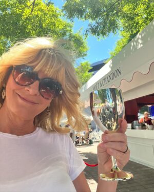 Sandra Lee Instagram - Sending love from the US Open- the food, champagne, Sun and my Sweet Ben! TENNIS TENNIS TENNIS-What could be better OHHH THAT WOULD BE BILLIE JEAN!!! Love it all!! Even bought my Niece something fab for Xmas—she loves tennis! Happy Sunday! Need some Blue Ribbon Desserts Now! Xosl AKA Aunt Sandy claus