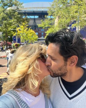 Sandra Lee Instagram - Sending love from the US Open- the food, champagne, Sun and my Sweet Ben! TENNIS TENNIS TENNIS-What could be better OHHH THAT WOULD BE BILLIE JEAN!!! Love it all!! Even bought my Niece something fab for Xmas—she loves tennis! Happy Sunday! Need some Blue Ribbon Desserts Now! Xosl AKA Aunt Sandy claus
