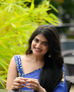 Sangeerthana Vipin Instagram - Blue crushin 💙

Shot by: @storiesbydeepu 
Styled by : @bharathgandhiofficial 
Styling team: @saisudhanag 
Outfit : @reina.hyd 
Jewellery: @petalsbyswathi