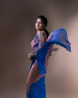 Sangeerthana Vipin Instagram - Sunset hues and poetic muse✨

Shot by @photojamsstudio 
Outfit @labelbs 
Styled by @bharathgandhiofficial 
Styling team @saisudhanag
Hair @mallareddy_makeover 
Location @chennapatnam_southindian