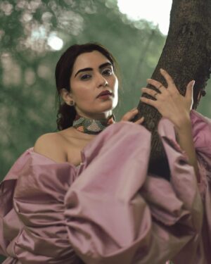 Sangeetha Bhat Instagram - A Day Dream ✨
•
•
Concept & Styling @nikithakrofficial 
Muse @sangeetha_bhat 
MUA @makeup_by_nethraraajesh 
Outfit @elarniofficial 
Photographer @summi_bharadwaj 
.
#dreamy #protrait #sony #photography#igreach#bluehues #pinks#colours#nature#fashionphotography #instagood #bangalorephotography #greens #ig #portrait #photo #igers #model #vogue #vogueindia