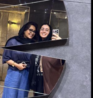 Sania Salari Instagram - خوبه که هستی موجاااا...
بمون