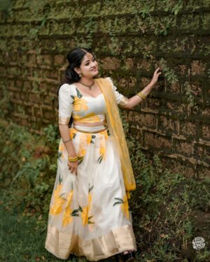 Saniya Babu Instagram - "Celebrating tradition, prosperity, and togetherness this Onam season with love."😍 

Model @saniya_babu_official 
Photography @weddingstoriesphotography
Powerd by @mr_k.eventmanagement
Coordinator @vishnu_thilakan_ 
Mua @magic_beauty_makeover_hub 
Costume @rui__avenue
Credits @actressinsta