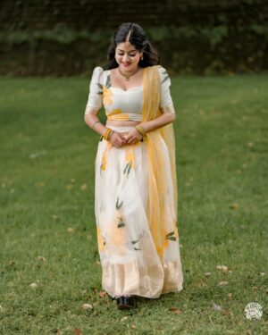 Saniya Babu Instagram - "Celebrating tradition, prosperity, and togetherness this Onam season with love."😍 

Model @saniya_babu_official 
Photography @weddingstoriesphotography
Powerd by @mr_k.eventmanagement
Coordinator @vishnu_thilakan_ 
Mua @magic_beauty_makeover_hub 
Costume @rui__avenue
Credits @actressinsta