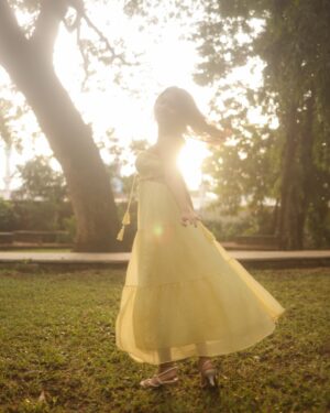 Sanjana Tiwari Instagram - 🍃🌼

Shot by @snipershotphotography