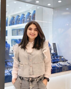Sara Aws Instagram - مشتاقتلكم يلا شنو.تكولون وين هاي الصوره بيا مكان 🌚♥️
