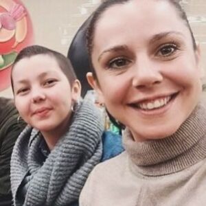Sara Norte Instagram - Há 4 anos o meu Mundo desabou.
Não há palavras que possam descrever a dor que é perder uma Irmã.
Todos os dias estás no meu pensamento Beatriz.Todos.
Saudades ❤️🌻