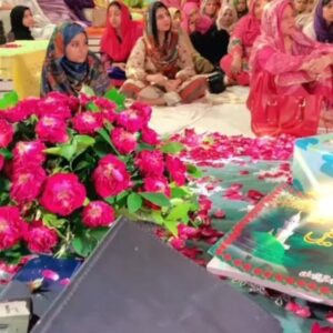 Sara Raza Khan Instagram - A Beautiful Night of Celebration of MEHFIL E MILAD SAW ❤ At home 💕
May these celebrations continue throughout our lives and fill our lives with Happiness, Health,Wealth and peace Ameen 
#saraRazaKhan
