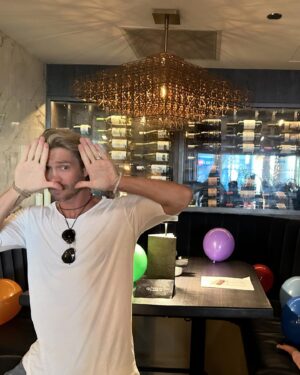 Sarah Roemer Instagram - Happy Birthday to this amazing guy! We love you so much and are forever grateful for you. Forever in love, we celebrate you! @chadmichaelmurray 🫶🏻😘 ❤️ 

@chopsteakhouse
