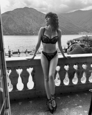 Sarah Stephens Instagram - An absolute dream shooting @intimissimiofficial in Lake Como this summer 🤍