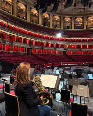 Sarah Willis Instagram - Best warm-up of the tour… adore being back @bbc_proms 🤩🇬🇧📯 @berlinphil