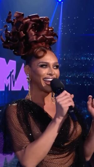 Sasha Colby Instagram - what an honor thank you @mtv @vmas ✨✨✨✨ 

and congratulations to your BEST NEW ARTIST @chappellroan !!!