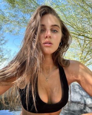 Savannah Clarke Instagram - H 🏜️T E L 
C A L I F O R N I A 
__________________________

On a dark desert highway, cool wind in my hair
Warm smell of colitas rising up through the air
Up ahead in the distance, I saw a shimmering light
My head grew heavy and my sight grew dim, I had to stop for the night ….
____________________________
#DesertAdventure #21Palms #OnTheRoadAgain #DesertDreaming #AdventureAwaits #ExploreNature #NaturesBeauty #WonderAndWander #OffTheBeatenPath #WildernessExploration #DesertOasis #SerenityInNature#ExploringJoshuaTree #EndOfTheWorld #WonderLakeViews #OffRoadFun #QuadBikes #21PalmsBeauty
____________________________