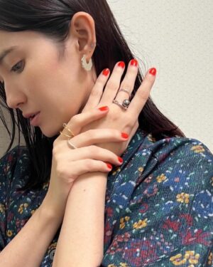 Saya Ichikawa Instagram - こんや「上田と女が吠える夜」、チェーン店を語る回が放送されます！
いちかわはミスド担当。ココナッツチョコレート、チョコリング、エンゼルクリーム、オールドファッションわーい
もし次回があったら、ロイホも語りたい。
⁡
#ワンピース @seanewyork
#ブーツ @mollinishoes @jack_joat
#ピアス、ゴールドリング @plow__plow
#パールリング @pearl_for_life.jp @rhodes_showroom
#シルバーリング @yarkamadeinfo