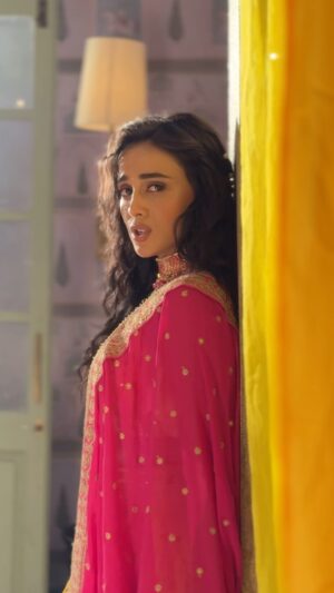 Sayali Salunkhe Instagram - Ajj ki raat 
.
.
.
.
.
.
.
#stree2 #bollywoodsongs #raataankaali #pukaar #dance