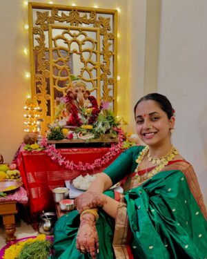 Sayali Sanjeev Instagram - मोरया मोरया मी बाळ तान्हें |
तुझीच सेवा करु काय जाणे ||
अन्याय माझे कोट्यानुकोटी |
मोरेश्वरा बा तू घाल पोटी ||

🙏🏻🙏🏻
