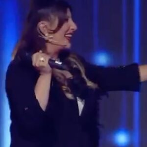 Şebnem Bozoklu Instagram - Ağustos dumpı gelmiştir. Bayiinizden ısrarla isteyiniz ❤️ Eylül dumpını siz düşünün 🙏🏻❤️