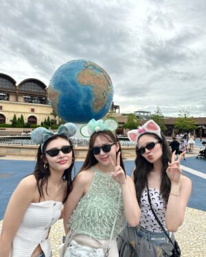 Seika Furuhata Instagram - ⠀
急遽決まった夏休みディズニー🐭❤️❤️❤️

前日にみんなのスケジュール合うの凄いし、
場面でディズニー行っちゃう？！なノリ最高に好き🥺✌️

次どこいくー？？😎❤️❤️❤️❤️

#vivi#ディズニーシー#tdc#ootd#夏休み