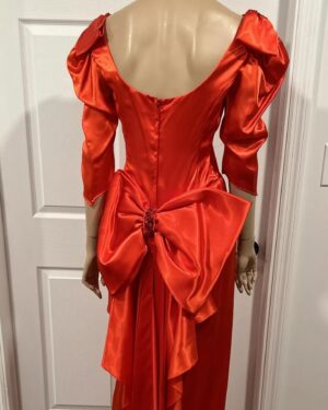 Serinda Swan Instagram - Swipe for before ➡️ This used to be a floor length 80’s dress I bought off eBay and redesigned. 

I had so many messages about this dress so here’s a better look at it. I bought it off of eBay for my vacation in Tuscany, I wanted to do something custom and earth friendly and found this amazing little number. Swipe to see the before. It’s really amazing what you can do to help save the planet from fast fashion, and over consumption by being creative and purchasing second hand. Being able to work with an amazing tailor, brought my vision to life and voila! 💋🌶️❤️

I know it’s 80s but f*#k it, that’s when I was born ;) 

#ebay @ebay
