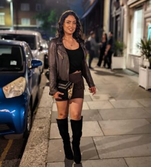 Shafina Shah Instagram - It’s Libra season ❤️❤️❤️🫶🏽🫶🏽💕💕💕🎉🎉🎉🥳🥳
So grateful for everything 🙏🏽🙏🏽🤲🏽🤲🏽🤲🏽
Lots of love to you all. Thank you for supporting.
Where my Libra’s at?? 🙋🏻‍♀️
.
.
.
#shafinashah #shafinapatelshah #missmissions #bollywoodactress #birthdayseason #libraseason #librawoman #libra #octoberlibra #celebrate #positivevibes #pakistani #indian #shah #patel #anisa #countmyblessings
