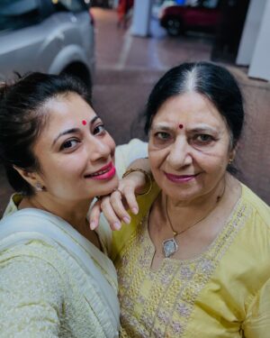 Shalini Kapoor Instagram - 🙏 Ganpati Bappa Morya 
Mangal murti moryaaaa 
.
.
.
#familytime #ganeshchaturthi #puja #celebration