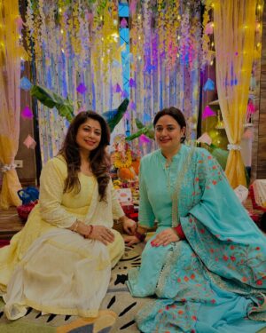 Shalini Kapoor Instagram - 🙏 Ganpati Bappa Morya 
Mangal murti moryaaaa 
.
.
.
#familytime #ganeshchaturthi #puja #celebration