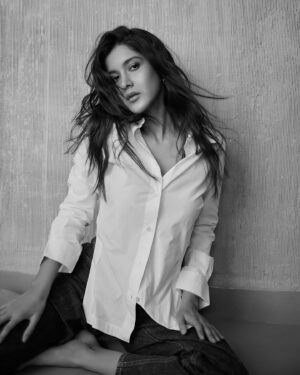 Shanaya Kapoor Instagram - yes hi this is she🐒
