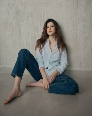 Shanaya Kapoor Instagram - yes hi this is she🐒