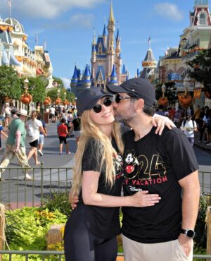 Shanik Aspe Instagram - Vacaciones 2024 familia Odiardi Aspe ❤️ de esas que se quedarán para siempre en los recuerdos 💫✨ #disney #disneyworld