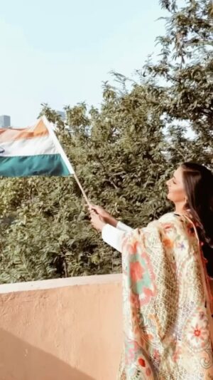 Shanti Priya Instagram - Happy Independence Day 🇹🇯

Fan letters :-Episode 15

Yours truly 
shanthi priya ❤️

{shanthipriya,shanthi priya,fanletters,Independence day,flag,india,moods,actor, artists}