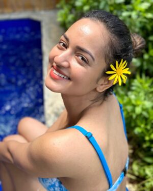 Shanvi Srivastava Instagram - Some places are just meant to experience the calm within you! 
.
.
.
@ayatana.resorts 
[ shanvi srivastava , ooty , travel , love , vacation ]