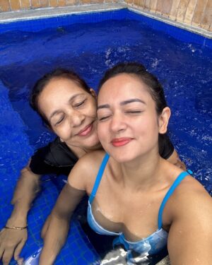 Shanvi Srivastava Instagram - Some places are just meant to experience the calm within you! 
.
.
.
@ayatana.resorts 
[ shanvi srivastava , ooty , travel , love , vacation ]