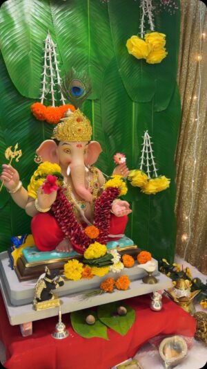 Sharmishtha Raut Instagram - Ganapati Bappa moraya @tejas.desai.1044