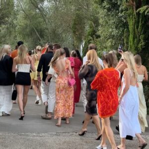 Sharon Battiste Instagram - #lastnightparty 🪩

1. @janhoffmann__ zu Besuch bei @kaptenandson.de 🧡🥂
2 Ankunft in einer wunderschönen Finca 🌞
3. What a warm welcome 🥂
4. Girlstime with @joi_bella & @laura.frida 🩷
5. The Story of Kapten and Son ⚓️
6. Livemusic and chill 🎸
7. Dinnerspot for the night🍴✨
8. Cozy Dinner 🌙
9. Yummy yummy fruit ice 🍊
10. @kaptenandson.de dessert 🎂🍰
11. Live act and music 🪩 Party with the band @giantrooksmusic 🎸🎙️
12. 🎙️🎸✨

#kaptenandson #mallorcaevents #goodtimes 
Anzeige da Nennung