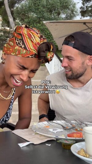 Sharon Battiste Instagram - POV: Selbst die Verwirrung ist verwirrt 😅

#weirdcouple #verwirrung #chaosteam #weirdos #foodcouple
