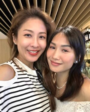 Sharon Chan Man-Chi Instagram - 十幾二十年的友誼
昨晚因為彩雲回來
大家可以一齊重聚
仲好難得有下場
一起夜蒲🥂
大家都好開心！
希望大家保持年青
多啲再聚👏❤️

#老朋友 
#識於微時
#無所不談
#笑到肚痛
#寶刀未老