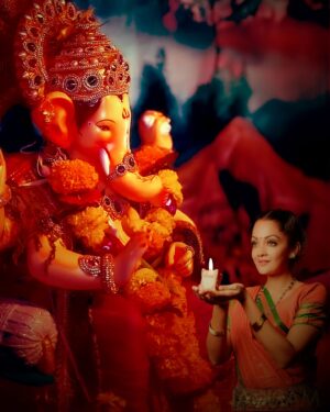 Sheena Chohan Instagram - Light From Me to You! Ganpati Bappa Morya! Wishing you a joyous Ganesh Chaturthi!♥️

 #GaneshChaturthi #GaneshaFestival #LordGanesha #SheenaChohan #ganpati