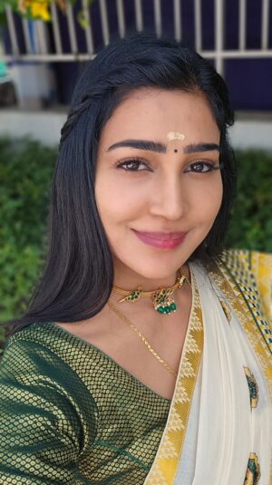 Sheriina Instagram - Emotions are the colors that paint the canvas of our lives, each one adding depth and meaning to our unique masterpiece.

#sheriina #sherina #sherin #traditional #keralasaree