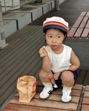 Shin Da-eun Instagram - 홀리👶🏻의 28개월 ✍️

본인 피셜 
“난 이제 옹아(형아) ” 란다.. 🙂‍↕️ 

다 모르겠고 -
디지게 말 안듣고 디지게 귀엽다….🦧

#신난다은육아👩🏻