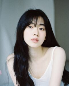 Actress Shin Se-hwi HD Photos and Wallpapers August 2023