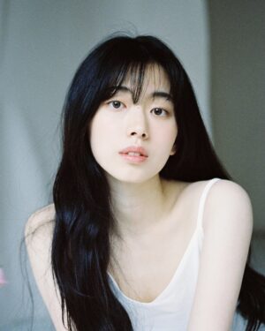 Shin Se-hwi Instagram - 白 (2021)