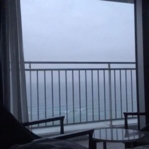 Shin Se-hwi Instagram - 바다, 이불 
좋아하는 것들로만.
그리고 나부터 바로 서자.