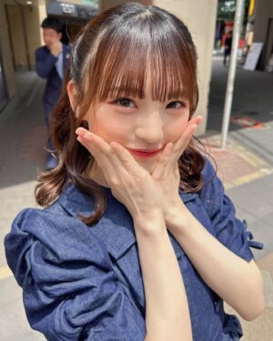 Shinzawa Nao Instagram - 浮気してない？ᐡo̴̶̷᷄ ·̫ o̴̶̷̥᷅ᐡ💙

#彼女の私服がかわいい #evelyn #フレンチガーリー #ガーリーコーデ #merryjenny