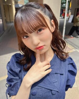 Shinzawa Nao Instagram - 浮気してない？ᐡo̴̶̷᷄ ·̫ o̴̶̷̥᷅ᐡ💙

#彼女の私服がかわいい #evelyn #フレンチガーリー #ガーリーコーデ #merryjenny