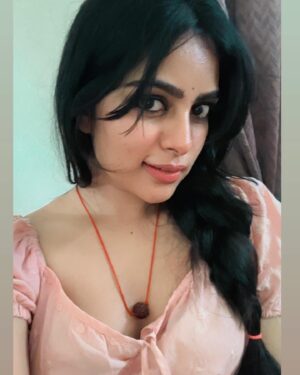 Shiyara Sharmi Instagram - Putting on my Sunday best ,☺️ 

#pinkpinkpink