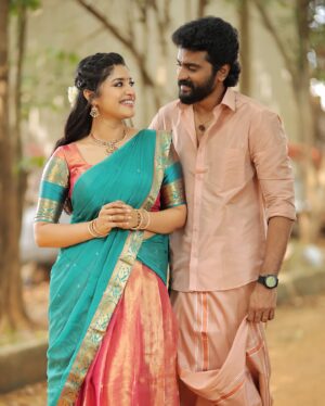 Shreya Anchan Instagram - Your Valli & Velan 💫❤️🥰🧿

Wearing : @ivalinmabia.halfsarees 
Makeup : @lakshmivelu_makeupartistry 
Jewel: @peacockjewel 
Hair : @livin_style_makeover 
Photography: @dhanush__photography 

#valliyinvelan #zeetamil