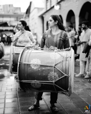 Shruti Marathe Instagram - My most favourite time of the year 

#dhol #ganapati #kalawantdholpathak 

@niraj_sarda
